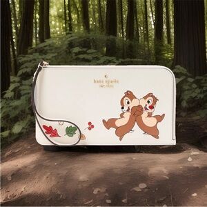 🐿️🍂Disney x Kate Spade New York Chip & Dale Medium L-Zip Wristlet KL904 last one
